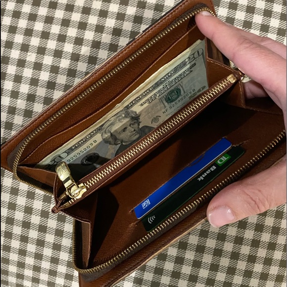 Authentic Louis Vuitton zippy wallet - Picture 13 of 14